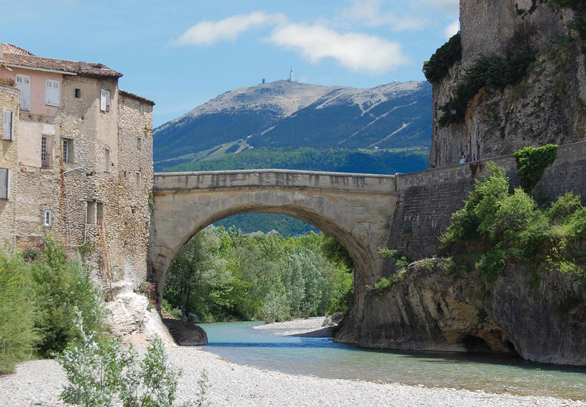 Sur Le Pont Apartment Vaison-la-Romaine Bagian luar foto